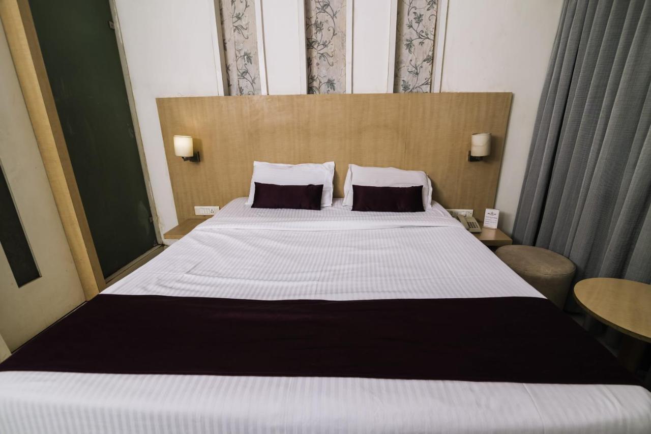 Hotel Monarch Guestline In Midc Rabale, Nová Bombaj Exteriér fotografie