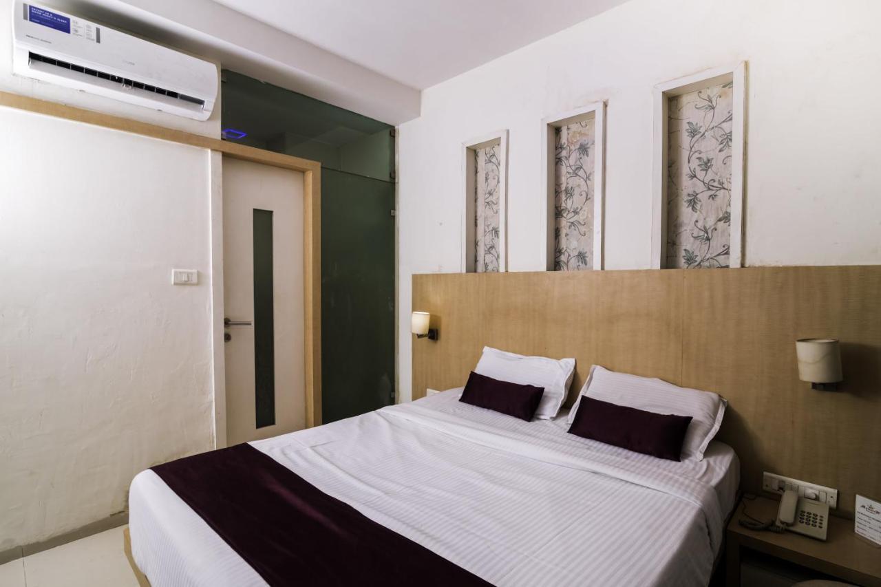 Hotel Monarch Guestline In Midc Rabale, Nová Bombaj Exteriér fotografie