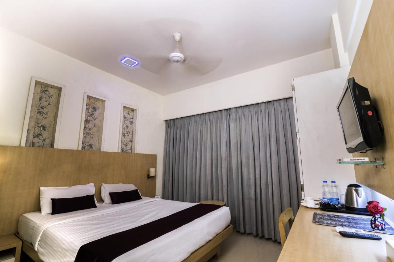 Hotel Monarch Guestline In Midc Rabale, Nová Bombaj Exteriér fotografie
