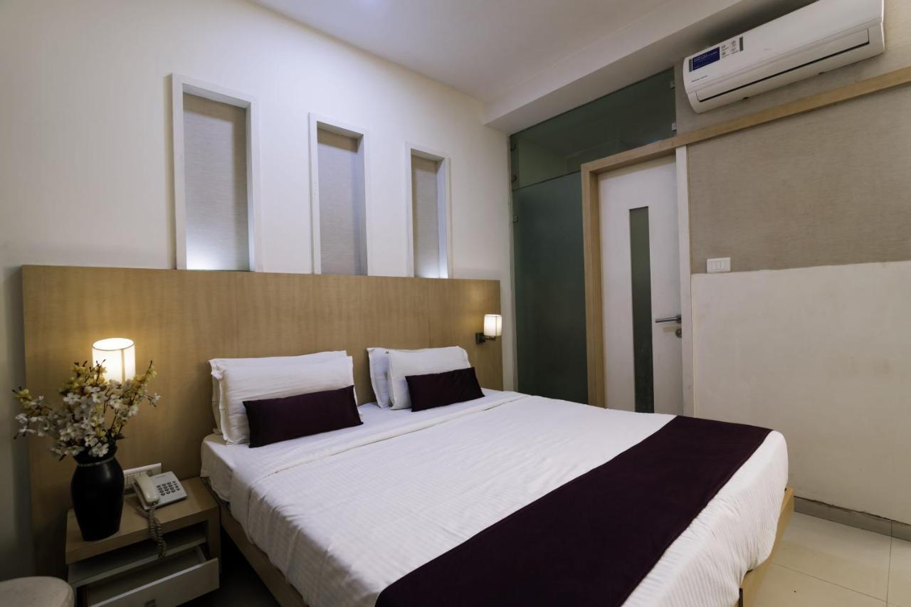 Hotel Monarch Guestline In Midc Rabale, Nová Bombaj Exteriér fotografie