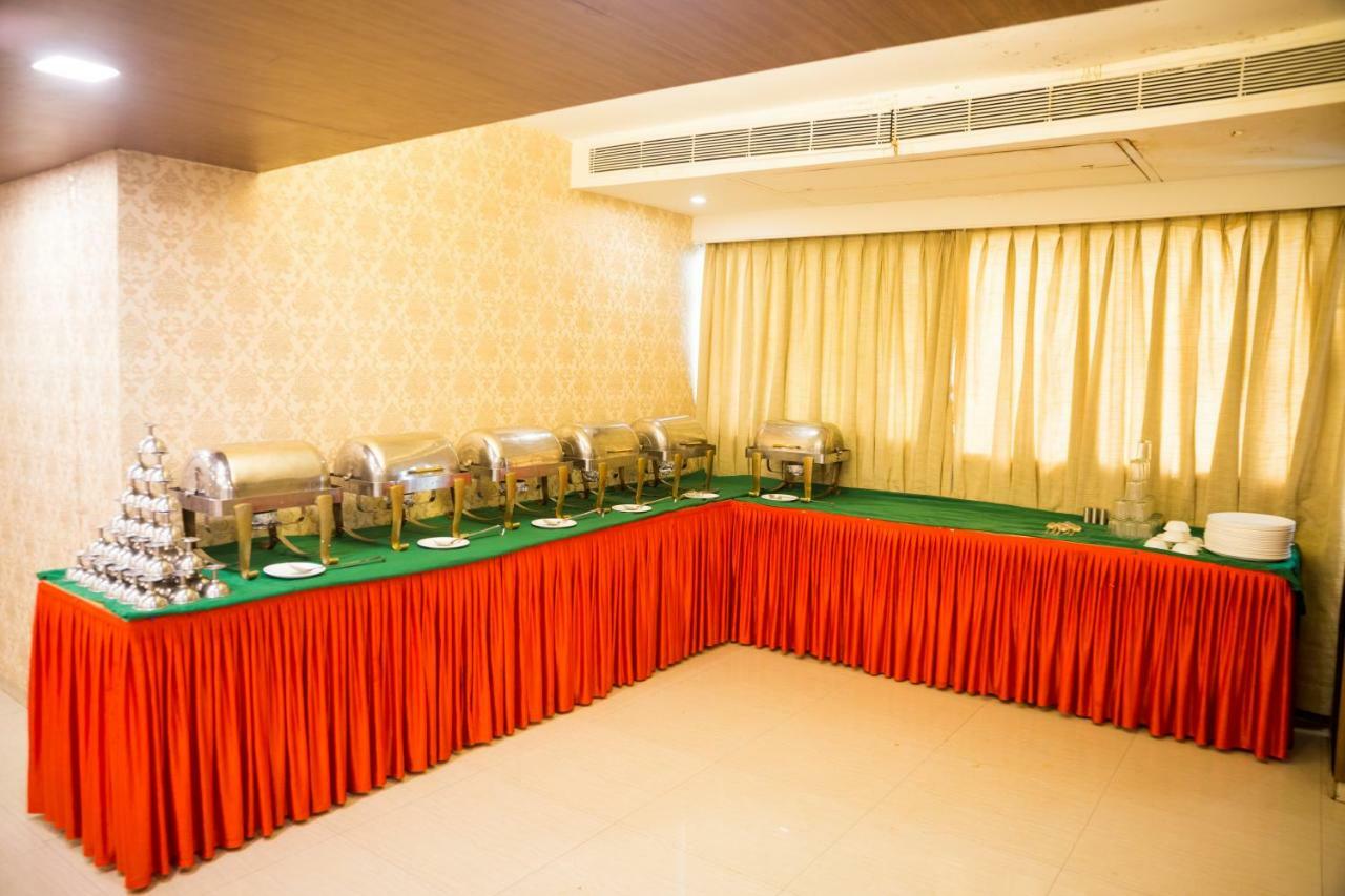 Hotel Monarch Guestline In Midc Rabale, Nová Bombaj Exteriér fotografie